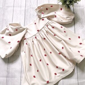 Eugenia Fernandez cream puffy sleeve top w/strawberry print 8